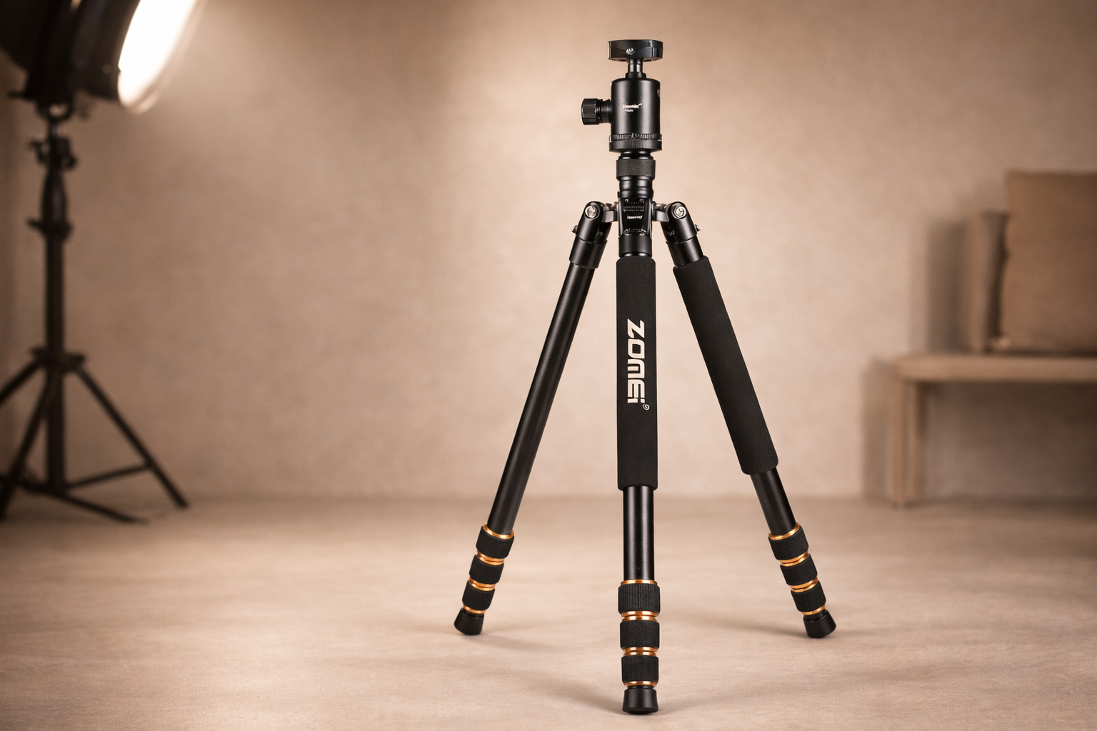 ZOMEI Z668 Tripod Stable Aluminum Magnesium Camera Tripod Adjustable for Photo and Video